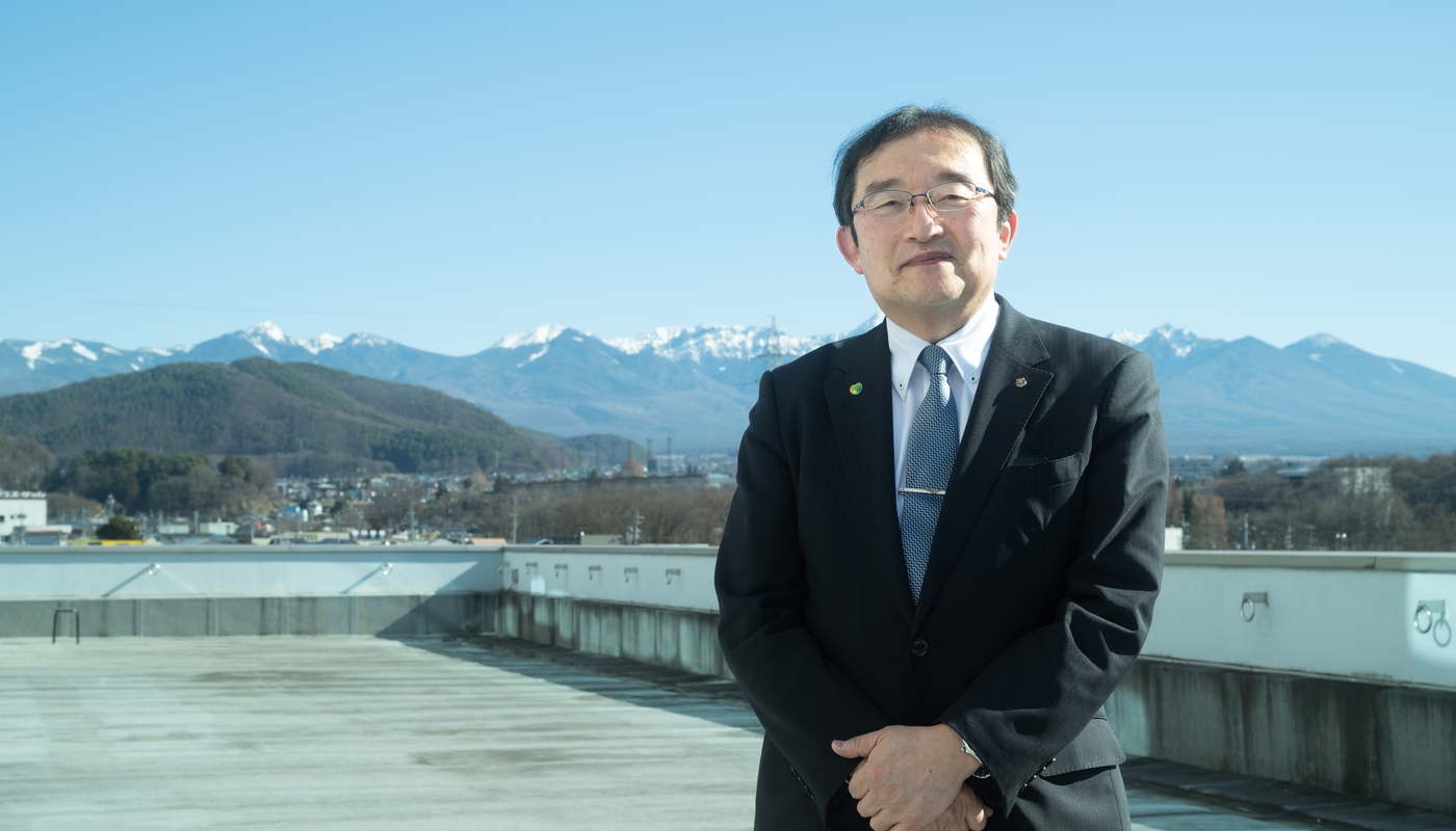 茅野市地域創生政策監で、DMO〈一般社団法人ちの観光まちづくり推進機構〉専務理事の熊谷晃さんの写真。