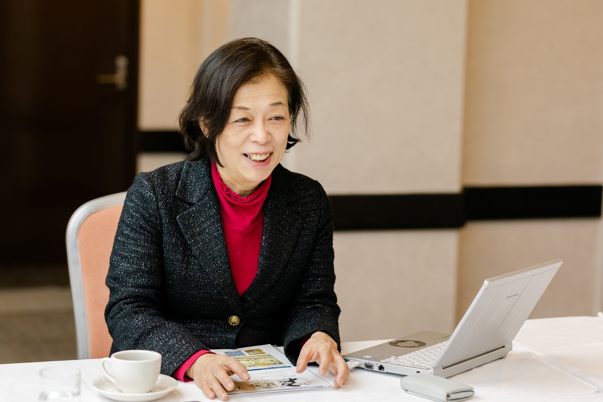 奈良市旅館・ホテル組合の川井徳子副組合長。「薬師寺や興福寺、平城宮などの建造物が身近にある組合員にとって、おもてなしによって奈良の伝統を伝えることは暗黙知」と語るの写真。