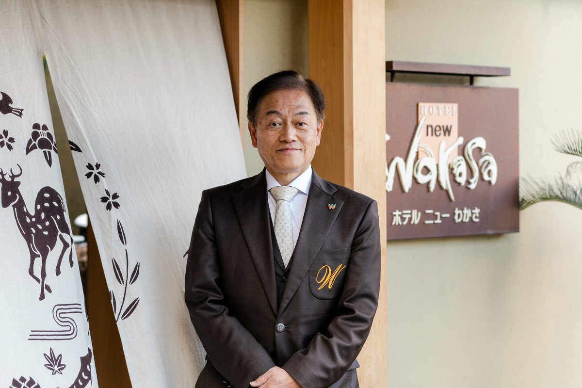 奈良市旅館・ホテル組合の下谷幸司組合長の写真。