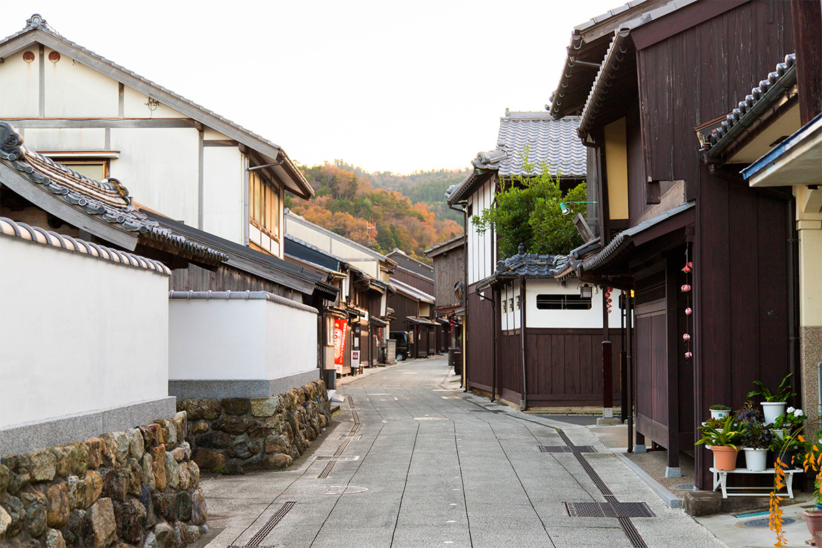町家が多く残るエリア。これだけ密集して町家が残っている場所は、日本でも希有。